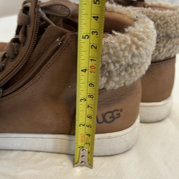 UGG OLIVE HIGH TOP SNEAKER. - Picture 13 of 13